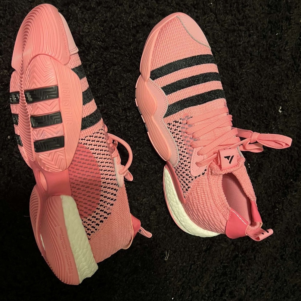 Trae basketball shoes